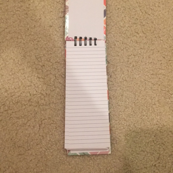 UNUSED Push-Pin board WITH pins, notebook & pen!! - Picture 5 of 6